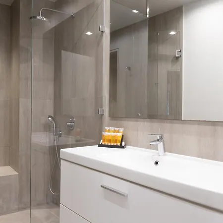 Apartment 85 Sqm In The Heart Of Shared Rooftop Deck *